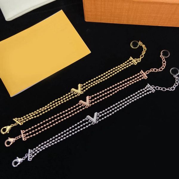 Luxury Brand Designer 18K Gold Chain Charm Bracelet Bangle Women Girl Elegant Letter Pendant Clover Flower Bracelet Wedding Special Jewelry Fashion Accessories
Luxury Brand Designer 18K Gold Chain Charm Bracelet Bangle Women Girl Elegant Letter Pendant Clover Flower Bracelet Wedding Special Jewelry Fashion Accessories