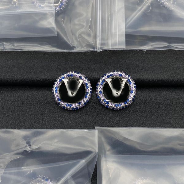 Luxury Geometric Simple Circle Blue Crystal Letters Ear Stud Rose Gold Silver Plated Earrings Famous Designer Fashion Women Wedding Party Jewelry Gift With Box
Luxury Geometric Simple Circle Blue Crystal Letters Ear Stud Rose Gold Silver Plated Earrings Famous Designer Fashion Women Wedding Party Jewelry Gift With Box