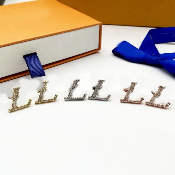 Fashion Women Girl Elegant Classic Letter Crystal Ear Stud Earrings Luxury Brand Designers Gold Silver Plated Rhinestone Wedding Party Jewerlry Accessories Gifts
Fashion Women Girl Elegant Classic Letter Crystal Ear Stud Earrings Luxury Brand Designers Gold Silver Plated Rhinestone Wedding Party Jewerlry Accessories Gifts