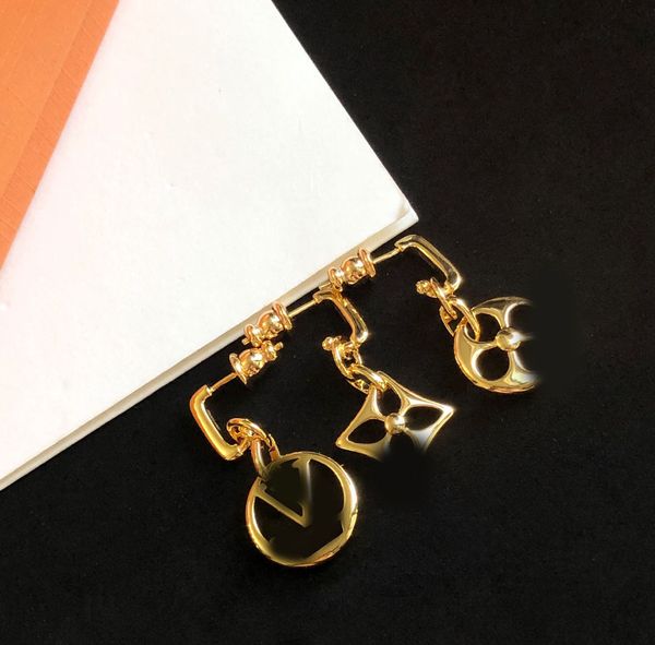 3PCS/Set Gold Silver Star Clover Letter Ear Stud Stainless Steel Drop Earrings Luxury Brand Designer Fashion Women Wedding Party Jewelry With Box High Quality
3PCS/Set Gold Silver Star Clover Letter Ear Stud Stainless Steel Drop Earrings Luxury Brand Designer Fashion Women Wedding Party Jewelry With Box High Quality