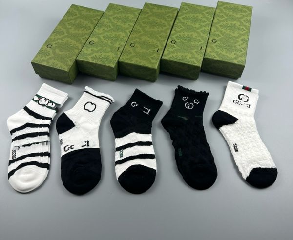 Designer 2024 Sock Mens Womens Socks crazy socks for women Five Pair Luxe Sports Winter Mesh Letter Printed Socks Embroidery Cotton Men Women Sock With Box
Designer 2024 Sock Mens Womens Socks crazy socks for women Five Pair Luxe Sports Winter Mesh Letter Printed Socks Embroidery Cotton Men Women Sock With Box