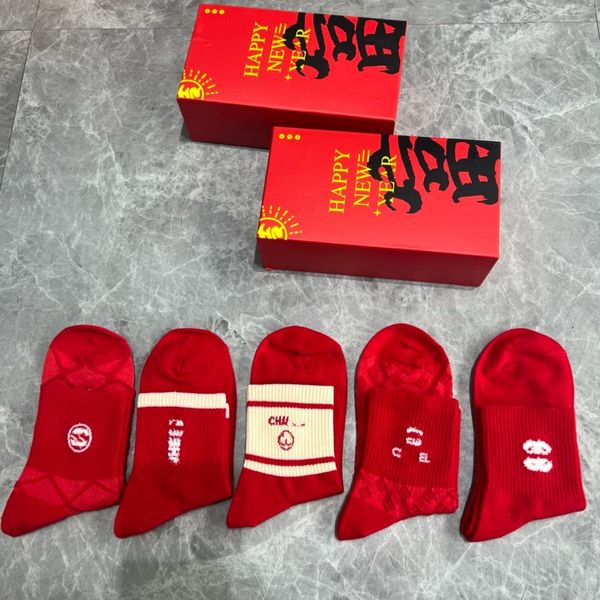 Designer 2024 Design Luxury stocking Mens Womens Socks 100% Cotton stockings high quality senior streets comfortable Long sock letter pattern With Paperclip
Designer 2024 Design Luxury stocking Mens Womens Socks 100% Cotton stockings high quality senior streets comfortable Long sock letter pattern With Paperclip