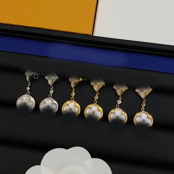 Elegant Shell Flower Ear Stud Gold Silver Plated Stainless Steel Drop Earrings Luxury Brand Designer Fashion Women Wedding Party Jewelry With Box High Quality
Elegant Shell Flower Ear Stud Gold Silver Plated Stainless Steel Drop Earrings Luxury Brand Designer Fashion Women Wedding Party Jewelry With Box High Quality