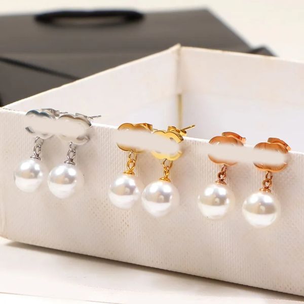 Women Girl Elegant Pearl Charm Ear Stud Earring Luxury Brand Designer Rose Gold Silver Plated Pendant Ear Drop Wedding Party Jewelry Accessories Wholesale Gifts
Women Girl Elegant Pearl Charm Ear Stud Earring Luxury Brand Designer Rose Gold Silver Plated Pendant Ear Drop Wedding Party Jewelry Accessories Wholesale Gifts
