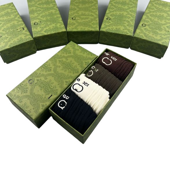 Sock designer luxury Prad classic letter triangle fashion iron standard autumn and winter cotton high socks 5 pairs weeds 24 styles elite brand.
Sock designer luxury Prad classic letter triangle fashion iron standard autumn and winter cotton high socks 5 pairs weeds 24 styles elite brand.