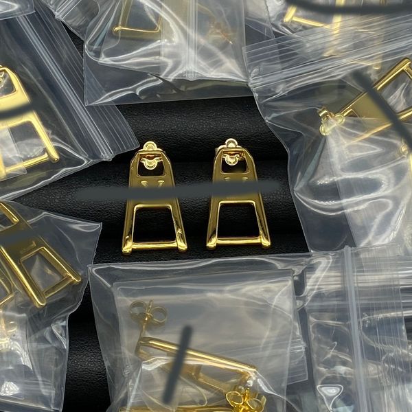 Luxury Ear Stud Earrings Brand Designer Fashion Gold Silver Plated Stainless Steel Ear Drop Fashion Women Wedding Jewerlry Gift High Quality With Box
Luxury Ear Stud Earrings Brand Designer Fashion Gold Silver Plated Stainless Steel Ear Drop Fashion Women Wedding Jewerlry Gift High Quality With Box