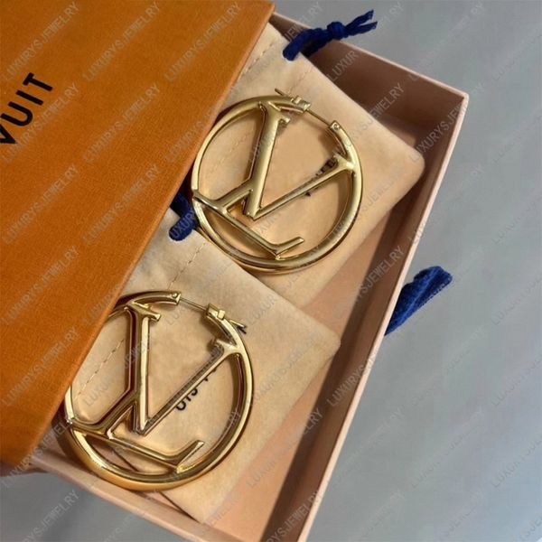 Fashion Earrings Designer For Women Hoop Earrings With Original Box 18K Gold Plated Women Silver V L Earstuds Popular Ladies Jewelry High Quality
Fashion Earrings Designer For Women Hoop Earrings With Original Box 18K Gold Plated Women Silver V L Earstuds Popular Ladies Jewelry High Quality