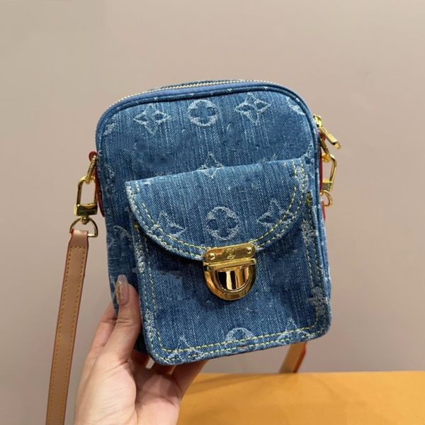 LOVE VIVI UITTON cowboy Camera bag cell phone bag High quality designer bags Festival Gifts luxury purses crossbody woman handbag shoulder bags designers women, Denim canvas
LOVE VIVI UITTON cowboy Camera bag cell phone bag High quality designer bags Festival Gifts luxury purses crossbody woman handbag shoulder bags designers women, Denim canvas