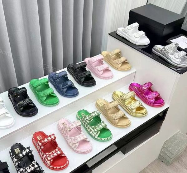 Womens Slip On Slippers Designer dad Sandals Adjustable Ankle Buckle Slides Cowhide Quilted Texture Mules Classic Platform Outdoor Beach Shoe Ladies Leisure Shoe, Clear
Womens Slip On Slippers Designer dad Sandals Adjustable Ankle Buckle Slides Cowhide Quilted Texture Mules Classic Platform Outdoor Beach Shoe Ladies Leisure Shoe, Clear