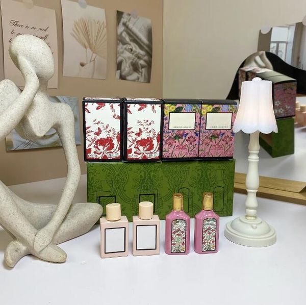 Designer Perfume Set Women Bloom Gardenia Flora Sparay 5ML*4PCS Suit 5 in 1 with Box Original Semll High Quality Fast Ship
Designer Perfume Set Women Bloom Gardenia Flora Sparay 5ML*4PCS Suit 5 in 1 with Box Original Semll High Quality Fast Ship