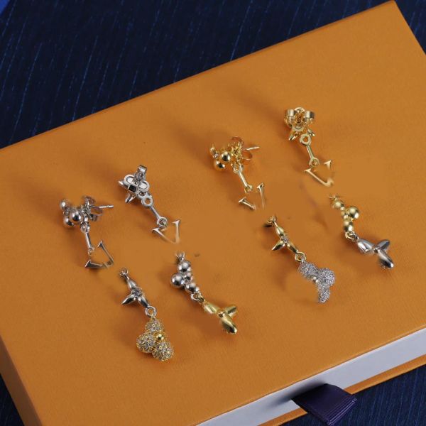 Wholesale Luxury Clover Crystal 18K Gold Silver Plated Ear Stud Earring Designers Women Rhinestone Ear Drop Fashion Wedding Party Fashion Jewerlry Accessories
Wholesale Luxury Clover Crystal 18K Gold Silver Plated Ear Stud Earring Designers Women Rhinestone Ear Drop Fashion Wedding Party Fashion Jewerlry Accessories
