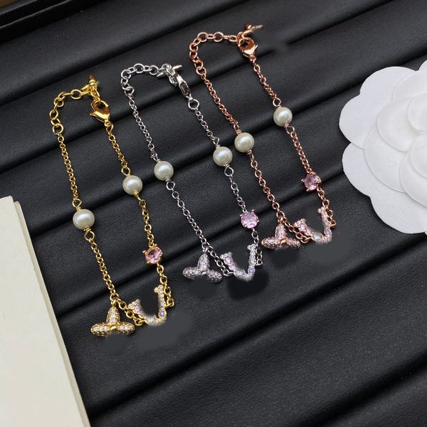 Elegant Designer Bracelet Clover Pink Violet Crystal Letter Pearl Chain Bracelet For Women Charm Pendant 18K Gold Silver Plated Bangle Fashion Jewelry With Box 
Elegant Designer Bracelet Clover Pink Violet Crystal Letter Pearl Chain Bracelet For Women Charm Pendant 18K Gold Silver Plated Bangle Fashion Jewelry With Box