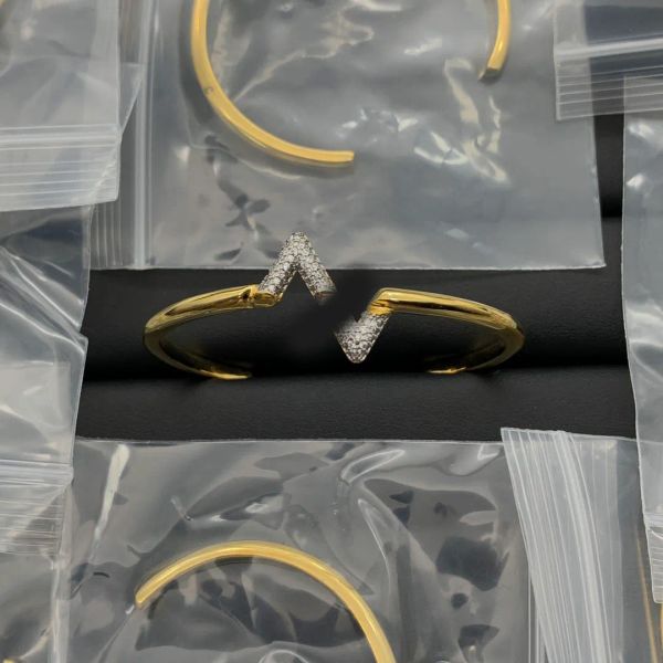 Luxury Letter Crystal Open Adjustable Bangle Bracelet Armband Brand Design Women Gold Silver Plated Stainless Steel Wristband Cuff Pulsera Jewelry Accessories
Luxury Letter Crystal Open Adjustable Bangle Bracelet Armband Brand Design Women Gold Silver Plated Stainless Steel Wristband Cuff Pulsera Jewelry Accessories