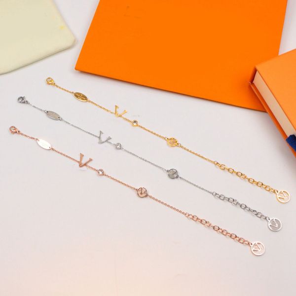 Simple Letter Crystal Chain Bracelets Original Designer For Women Charm Pendants 18K Gold Silver Plated Wristband Cuff Link Chain Bangle Fashion Jewelry Gift
Simple Letter Crystal Chain Bracelets Original Designer For Women Charm Pendants 18K Gold Silver Plated Wristband Cuff Link Chain Bangle Fashion Jewelry Gift