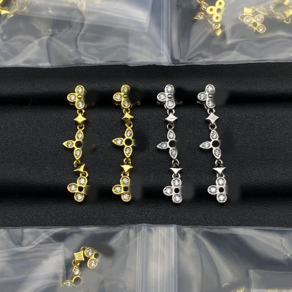 Elegant Clover Crystal 18K Gold Silver Plated Ear Stud Earring Luxury Designers Women Girl Rhinestone Ear Drop Fashion Wedding Party Jewerlry Accessories Gifts
Elegant Clover Crystal 18K Gold Silver Plated Ear Stud Earring Luxury Designers Women Girl Rhinestone Ear Drop Fashion Wedding Party Jewerlry Accessories Gifts