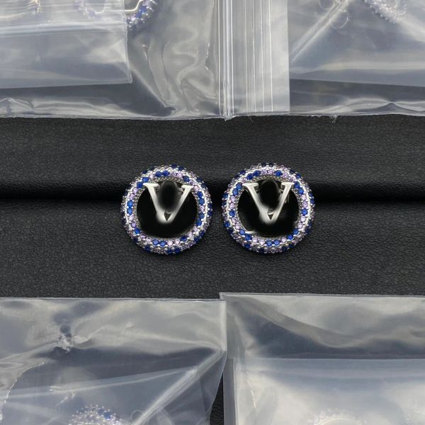 Luxury Geometric Simple Circle Blue Crystal Letters Ear Stud Rose Gold Silver Plated Earrings Famous Designer Fashion Women Wedding Party Jewelry Gifts With Box
Luxury Geometric Simple Circle Blue Crystal Letters Ear Stud Rose Gold Silver Plated Earrings Famous Designer Fashion Women Wedding Party Jewelry Gifts With Box
