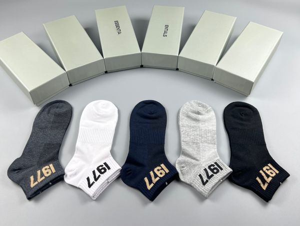 Womens Designer Socks Fashion Women and Men Casual High Quality Cotton Breathable 100% Sports Letter g sock with box, A1 
Womens Designer Socks Fashion Women and Men Casual High Quality Cotton Breathable 100% Sports Letter g sock with box, A1