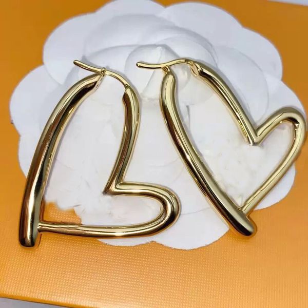 

Fashion ear studs luxury designer large gold Love hoop Earrings classic jewelry for woman top quality Stud earring women titanium Steel heart letter jewelries gifts
