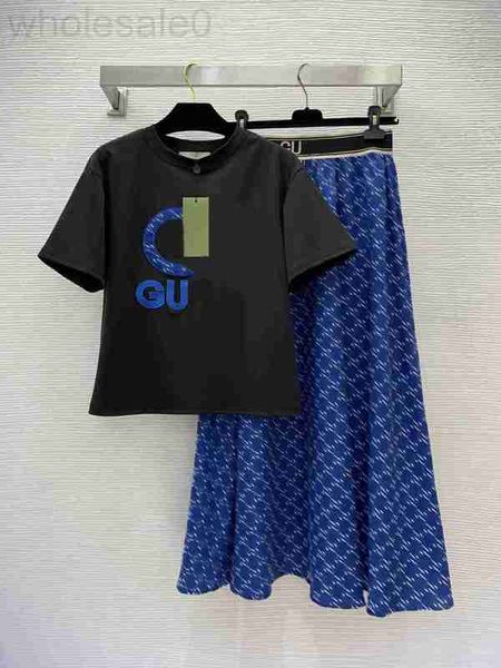 Two Piece Dress designer Skirts Two-piece Set Plus Size Womens Clothing Short Sleeve Black Tshirt Old Flower Print Large Hem Blue Long Skirt Women Clothes Sets, Purple
Two Piece Dress designer Skirts Two-piece Set Plus Size Womens Clothing Short Sleeve Black Tshirt Old Flower Print Large Hem Blue Long Skirt Women Clothes Sets, Purple