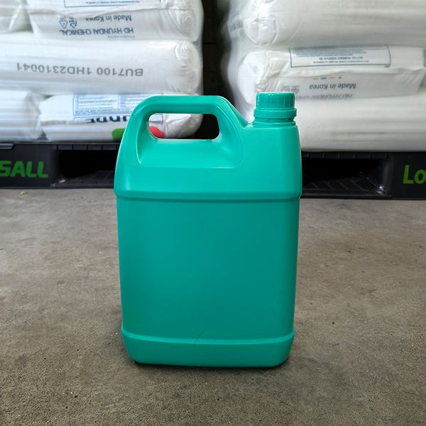 5 kg plastic pot, green and white plastic bottle, detergent bottle, hand soap bottle, disinfectant water bottle
5 kg plastic pot, green and white plastic bottle, detergent bottle, hand soap bottle, disinfectant water bottle
