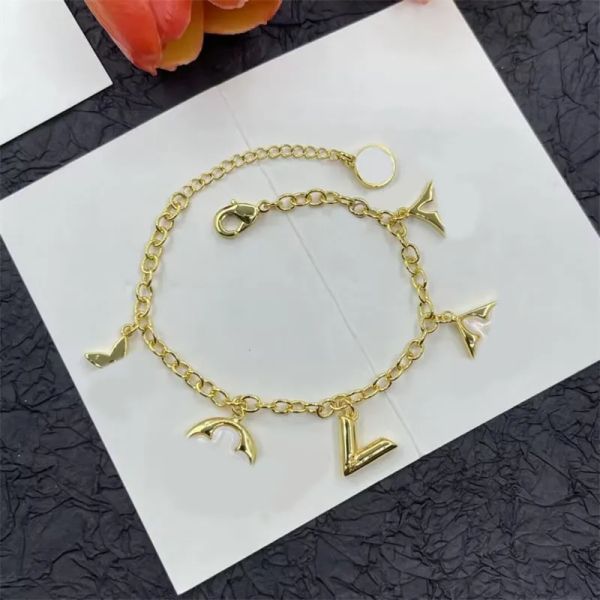 Classical Luxury Brand Designer Charm Bracelet Gold Plated Bracelets Diamond Flower Letter Link Chain Bracelet Elegant Women Girl Trendy Fashion Jewelry With Box
Classical Luxury Brand Designer Charm Bracelet Gold Plated Bracelets Diamond Flower Letter Link Chain Bracelet Elegant Women Girl Trendy Fashion Jewelry With Box