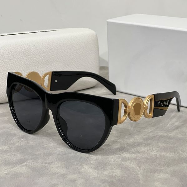 Mens Designer Sunglasses Letters Big Frame Unisex Women Sun Glass Stainless Legs Patten Goggle Adumbral 5 Colors Option Eyeglasses Outdoor Driving Travel
Mens Designer Sunglasses Letters Big Frame Unisex Women Sun Glass Stainless Legs Patten Goggle Adumbral 5 Colors Option Eyeglasses Outdoor Driving Travel