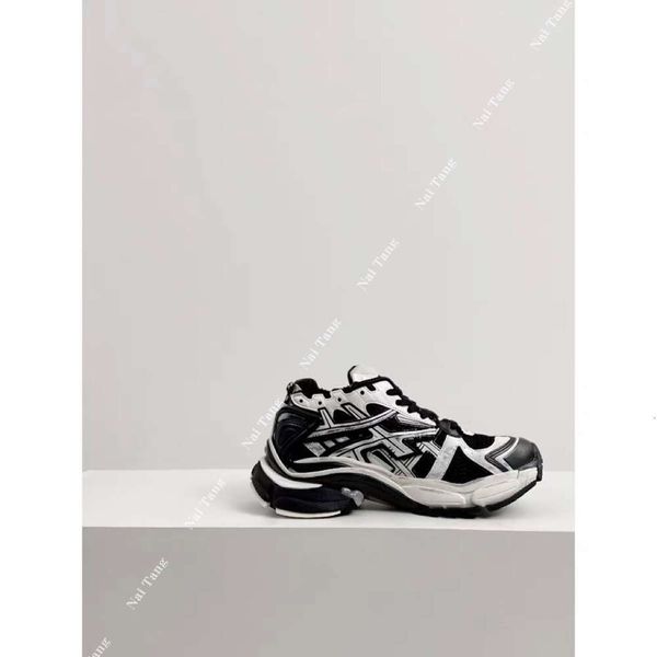 Version of Closed Eyes Belenciaga Paris Couples 7.0 Dad Shoes for Women with Color Matching Thick Soles and Trendy Shoes for Men, Yellow
Version of Closed Eyes Belenciaga Paris Couples 7.0 Dad Shoes for Women with Color Matching Thick Soles and Trendy Shoes for Men, Yellow