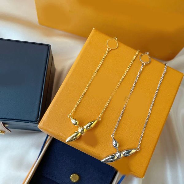 

New Women Girl Flower Pendant Charm Chain Necklace Luxury Designer Gold Silver Plated Stainless Steel Chokers Fashion Jewerlry Wedding Gift With Box Never Fading
