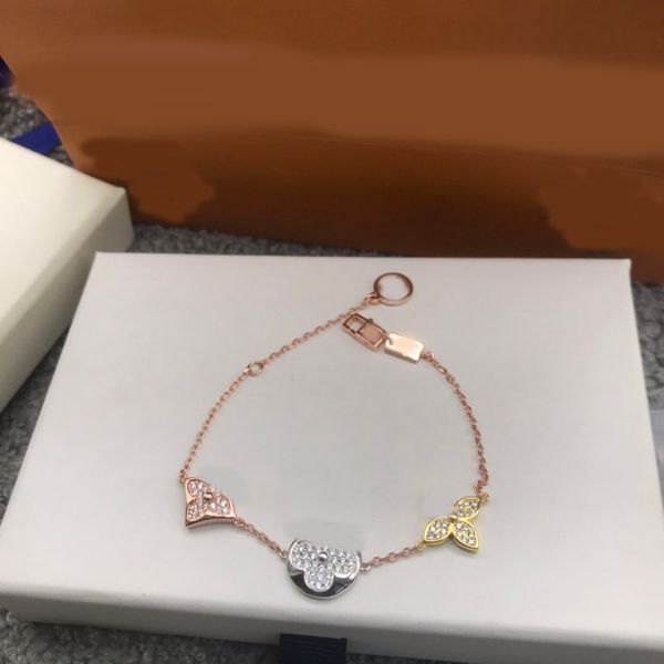 Crystal Clover Bracelet Flower Charm Pendants Original Designer Fashion Women 18K Gold Silver Plated Wristband Cuff Link Bangle Jewelry Wholesale
Crystal Clover Bracelet Flower Charm Pendants Original Designer Fashion Women 18K Gold Silver Plated Wristband Cuff Link Bangle Jewelry Wholesale