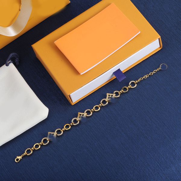 Crystal Bracelets Elegant Women Trendy Luxury Brand Designer Charm Bracelet Gold Plated Clover Flower Letter Link Chain Bracelet Classic Fashion Jewelry
Crystal Bracelets Elegant Women Trendy Luxury Brand Designer Charm Bracelet Gold Plated Clover Flower Letter Link Chain Bracelet Classic Fashion Jewelry