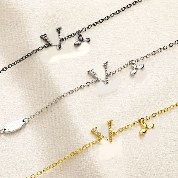 Chain Bracelets Fashion Women Bangle Wristband Cuff Chain Designer Letter Jewelry Crystal 18K Gold Plated Stainless steel Wedding Lovers Gift Bracelet
Chain Bracelets Fashion Women Bangle Wristband Cuff Chain Designer Letter Jewelry Crystal 18K Gold Plated Stainless steel Wedding Lovers Gift Bracelet