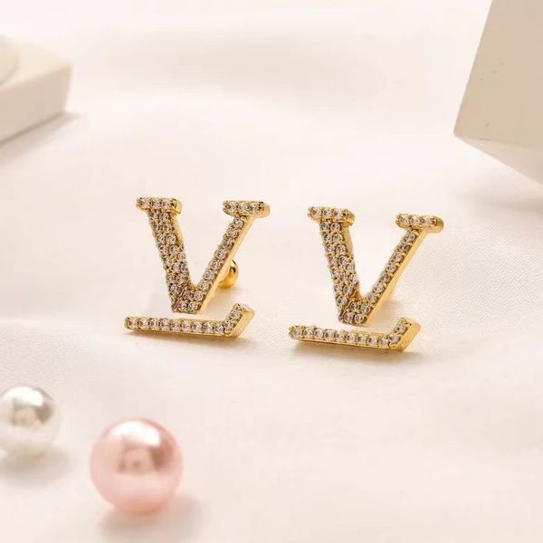 Designer Womens Bracelet Necklace Earrings Designers Letter Jewelry Gold Plated Crystal Geometric Earring for Wedding Party Jewerlry Accessories s, Golden
Designer Womens Bracelet Necklace Earrings Designers Letter Jewelry Gold Plated Crystal Geometric Earring for Wedding Party Jewerlry Accessories s, Golden