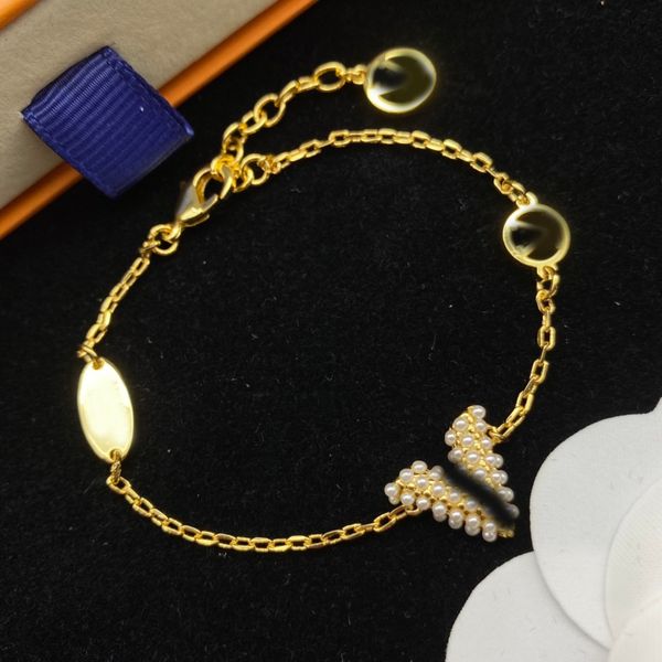 Pearl Bracelets Elegant Women Trendy Luxury Brand Designer Crystal Charm Bracelet Gold Plated Clover Flower Letter Link Chain Bracelet Classic Fashion Jewelry
Pearl Bracelets Elegant Women Trendy Luxury Brand Designer Crystal Charm Bracelet Gold Plated Clover Flower Letter Link Chain Bracelet Classic Fashion Jewelry