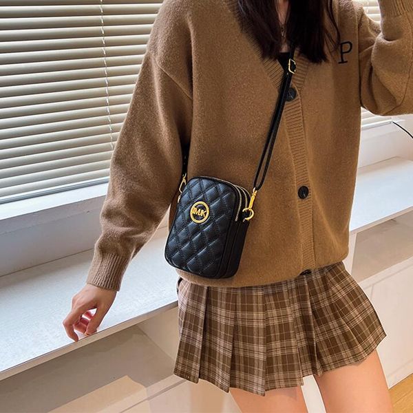 Sales factory ladies shoulder bag 2 colors soft and light double zipper coin purse simple atmosphere solid color leather purse daily Joker rhombic handbag 583#, Beige
Sales factory ladies shoulder bag 2 colors soft and light double zipper coin purse simple atmosphere solid color leather purse daily Joker rhombic handbag 583#, Beige