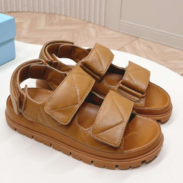 Nappa Designer Sandals Leather Womens Slides Flat Slippers Summer Outdoor Sandal White Black Comfortable Home Shoes with Box 538
Nappa Designer Sandals Leather Womens Slides Flat Slippers Summer Outdoor Sandal White Black Comfortable Home Shoes with Box 538
