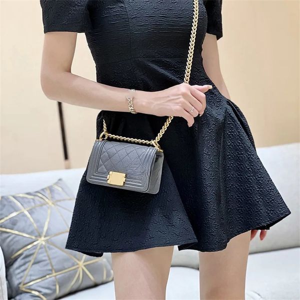 Luxury Handbag Designer Crossbody Bag Genuine leather Evening Bag 15CM Top-level Replication Flap Bag With Box CH007, A1
Luxury Handbag Designer Crossbody Bag Genuine leather Evening Bag 15CM Top-level Replication Flap Bag With Box CH007, A1
