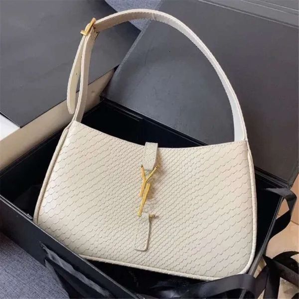 Men Designer Womens Gold Buckle Letter Single Shoulder Leather Retro Diagonal Cross Carrying Underarm Wallet Envelope Handbag Bag, Chocolate
Men Designer Womens Gold Buckle Letter Single Shoulder Leather Retro Diagonal Cross Carrying Underarm Wallet Envelope Handbag Bag, Chocolate