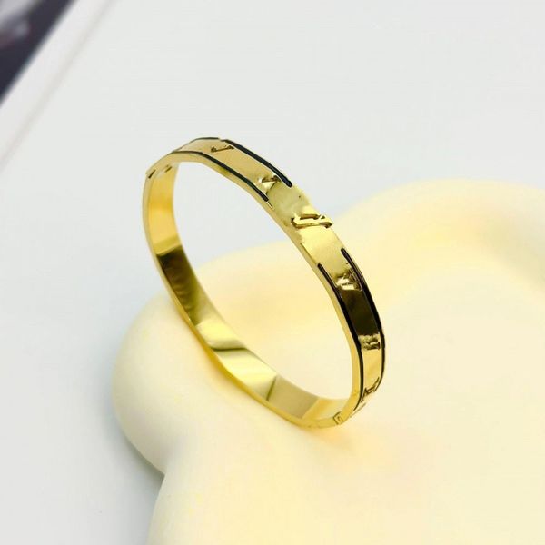 Designer Bracelets Jewelry Bracelet Women Bangle Letter High version goldPlated Stainless Steel Gold Wristband Party Gifts Accessories Hollow Out
Designer Bracelets Jewelry Bracelet Women Bangle Letter High version goldPlated Stainless Steel Gold Wristband Party Gifts Accessories Hollow Out