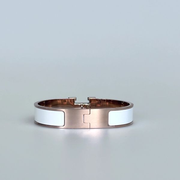 Designer Bracelet Classic Letter Bracelet Men's and Women's Couple's Bracelets 18k Gold Rose Gold Silver Tri-Colour Bangle 12MM Wide Size 17/19 Luxury With original box
Designer Bracelet Classic Letter Bracelet Men's and Women's Couple's Bracelets 18k Gold Rose Gold Silver Tri-Colour Bangle 12MM Wide Size 17/19 Luxury With original box