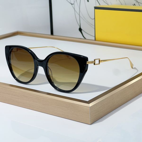 Luxury Womens brand designer For Mens Eyeglasses Outdoor FE40047I Designer Frame Fashion Classic Sun glasses unisize Lady Mirrors for Women With gift box
Luxury Womens brand designer For Mens Eyeglasses Outdoor FE40047I Designer Frame Fashion Classic Sun glasses unisize Lady Mirrors for Women With gift box