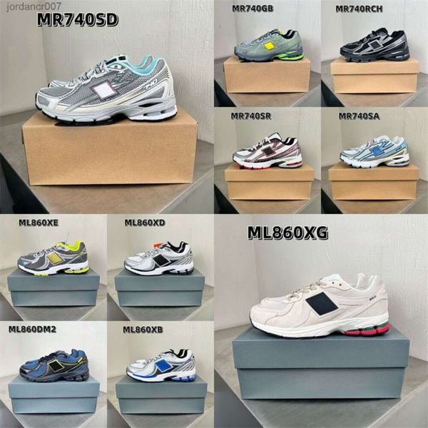 designer shoes sneakers mens trainers running shoes New men women blue light camel white grass green sea salt red bean low Walking shoes Size 36-45
designer shoes sneakers mens trainers running shoes New men women blue light camel white grass green sea salt red bean low Walking shoes Size 36-45