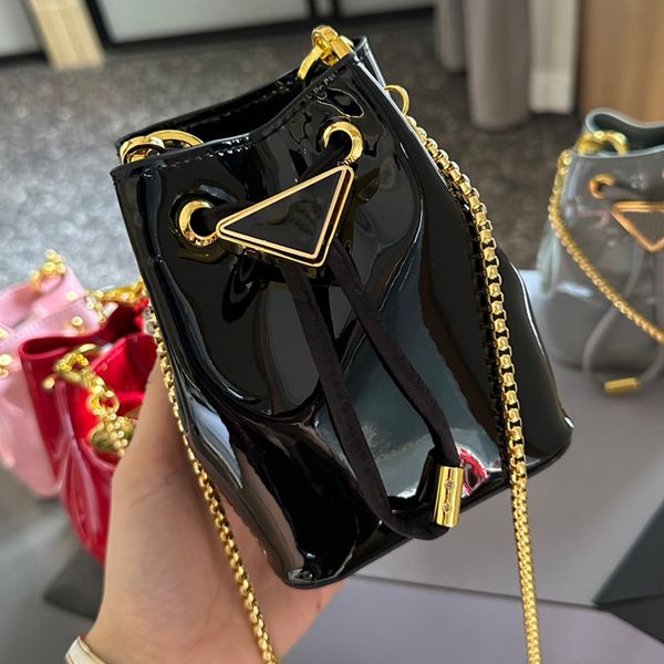 handbag designer tote bag womens real leather bag Patent leather mini Bucket Bag 2024 new shoulder bag Crossbody bag Pocket cosmetic bag for women, Black
handbag designer tote bag womens real leather bag Patent leather mini Bucket Bag 2024 new shoulder bag Crossbody bag Pocket cosmetic bag for women, Black