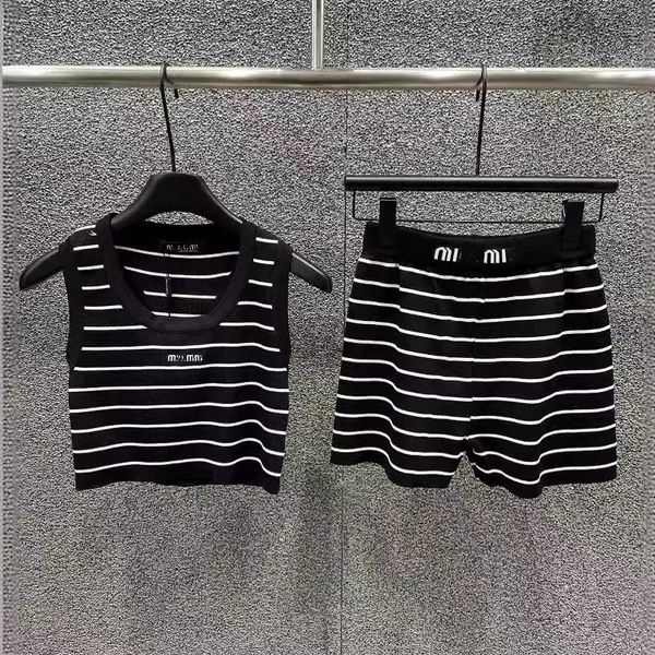 2 piece set women designer miui 24ss New Stripe Color Block Knitted Tank Top Shorts Fashion Versatile Knitted Set Comfortable Breathable, A set
2 piece set women designer miui 24ss New Stripe Color Block Knitted Tank Top Shorts Fashion Versatile Knitted Set Comfortable Breathable, A set