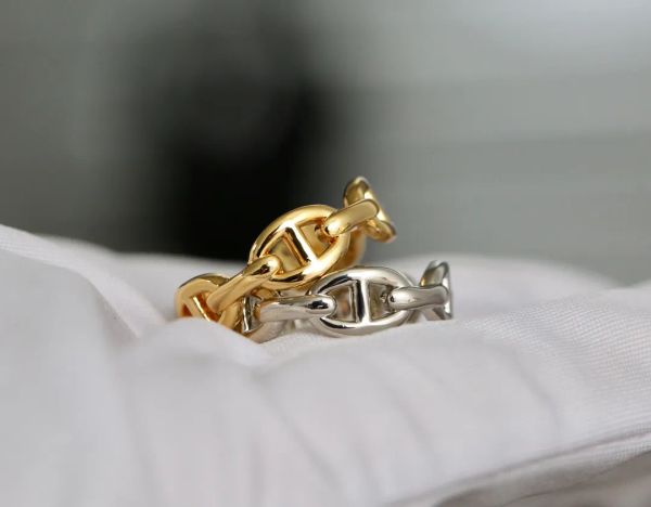 Designers rings fashion creative jewelry enamel for women man letter ring woman party wedding lovers gift With box
Designers rings fashion creative jewelry enamel for women man letter ring woman party wedding lovers gift With box