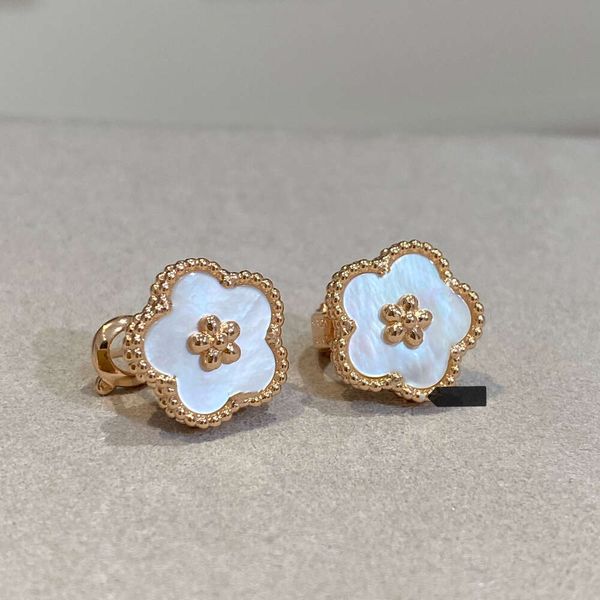 Luxury Earrings Womens Four-leaf Clover Earrings Pearl 18K Gold Senior Classic Ladies Earrings New Arrival Mini Clover Earrings Light Luxury Earrings
Luxury Earrings Womens Four-leaf Clover Earrings Pearl 18K Gold Senior Classic Ladies Earrings New Arrival Mini Clover Earrings Light Luxury Earrings