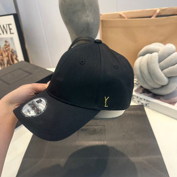 Casual Designer Versatile Four Seasons Models Letters Baseball Cap Men Women High Quality Hat
Casual Designer Versatile Four Seasons Models Letters Baseball Cap Men Women High Quality Hat