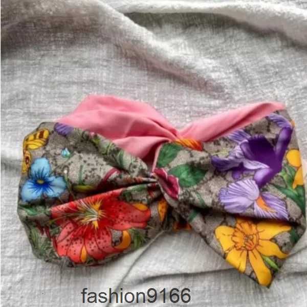 Designer 100% Silk Cross Headband Women Girl Elastic Hair bands luxury Retro Turban Headwraps Gifts Flowers 21SP2
Designer 100% Silk Cross Headband Women Girl Elastic Hair bands luxury Retro Turban Headwraps Gifts Flowers 21SP2