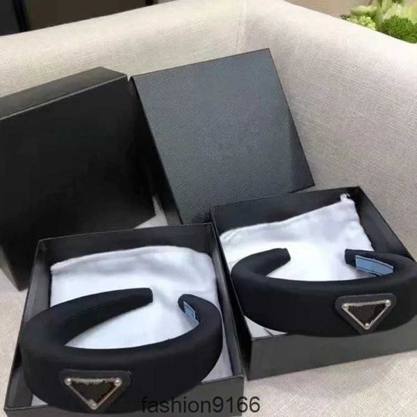 Sports Sponge P Letter Headbands Wide-brimmed Soft Hairband Designer Headband Girls Headwear Hair Accessories
Sports Sponge P Letter Headbands Wide-brimmed Soft Hairband Designer Headband Girls Headwear Hair Accessories