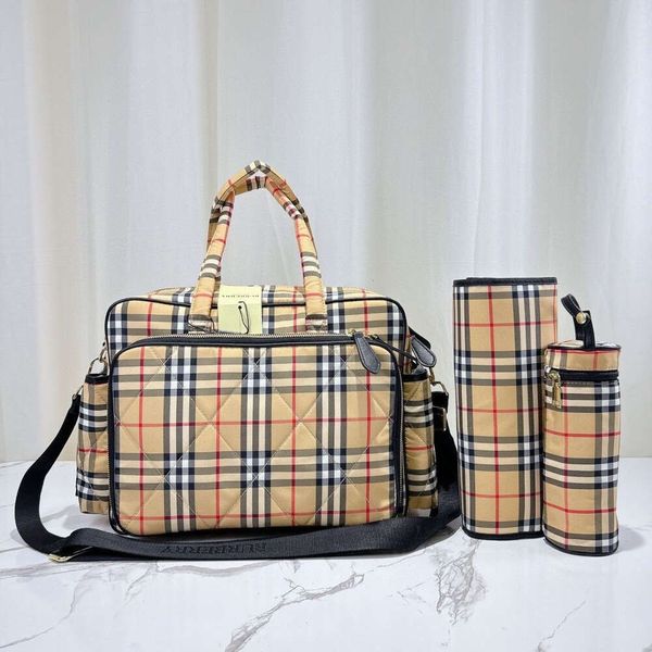 High Quality Diaper Bag Waterproof Designer Mom Bag Diaper Bag 3 Piece Baby Zipper Brown Check Print Bag 63, Lattice
High Quality Diaper Bag Waterproof Designer Mom Bag Diaper Bag 3 Piece Baby Zipper Brown Check Print Bag 63, Lattice