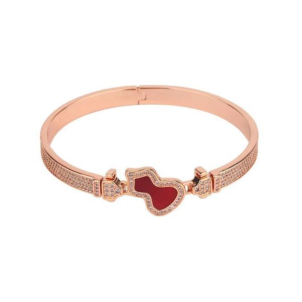 2024 Top Quality Red Bracelet 18k gold Designer women Bracelets Diamond Charm Gourd shaped Rose Silver Bracelet Wedding Jewelry
2024 Top Quality Red Bracelet 18k gold Designer women Bracelets Diamond Charm Gourd shaped Rose Silver Bracelet Wedding Jewelry